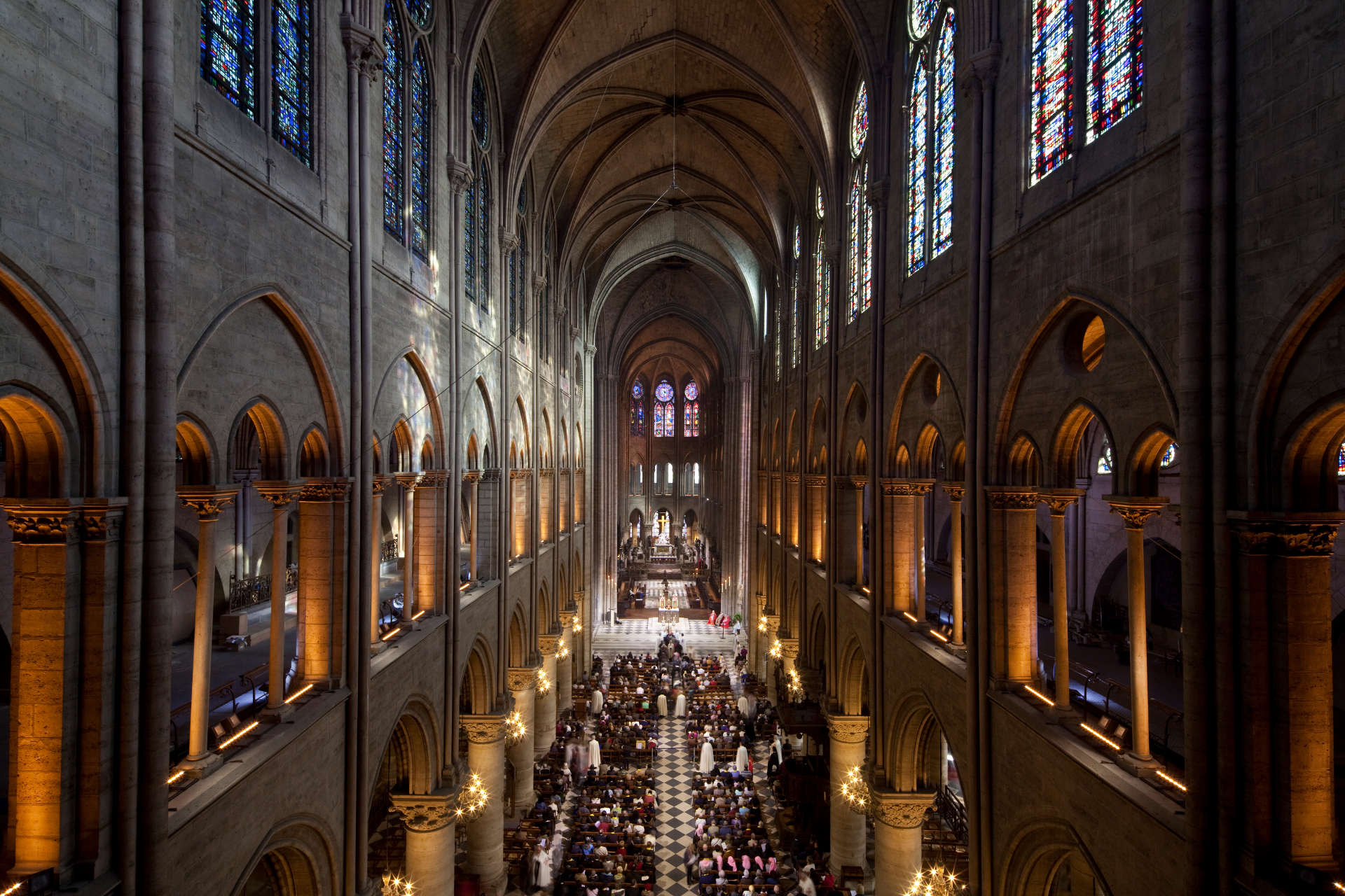 notre dame cathedral paris inside