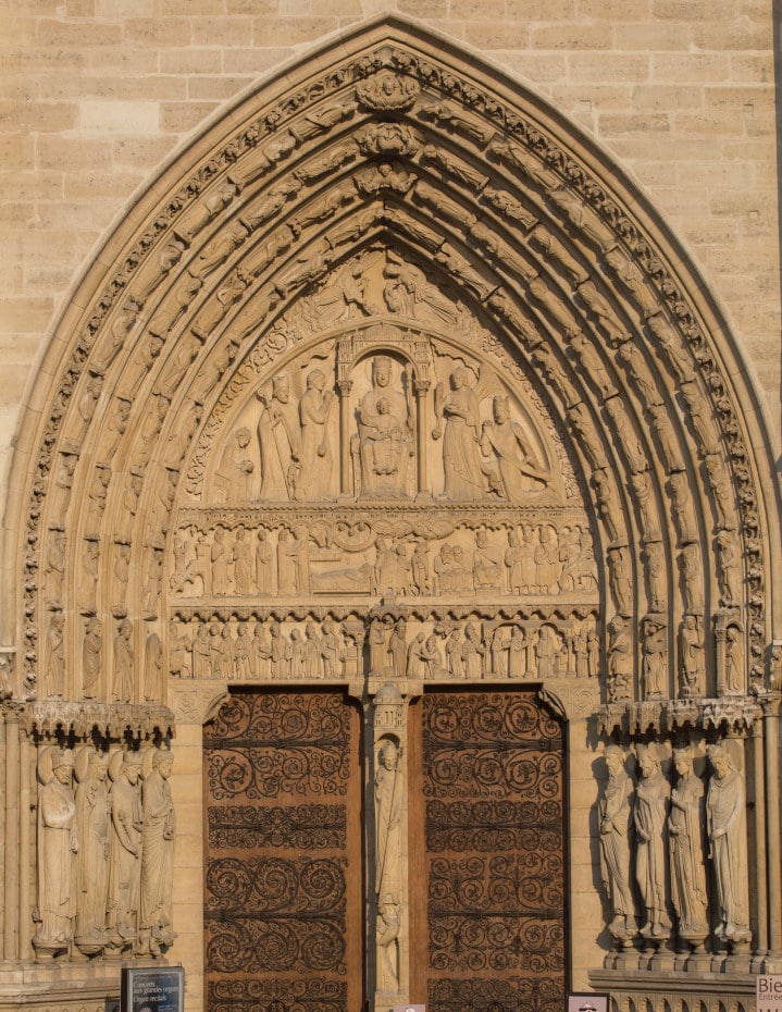 Notre Dame portail sainte anne